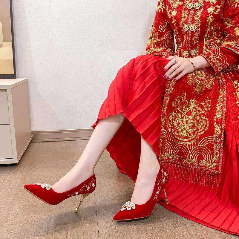 Giày Cưới Cao Gót Hai Cách Mang Màu Đỏ Rượu Vang Phong Cách Trung Hoa Mới Cho Cô Dâu