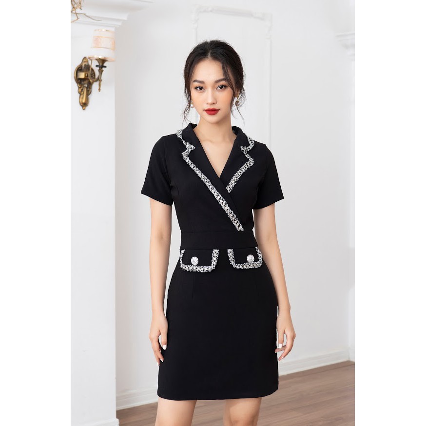 Đầm nữ cổ vest công sở MIARA màu đen sang trọng, phối đăng ten độc đáo, form ôm đủ size DT54 | BigBuy360 - bigbuy360.vn