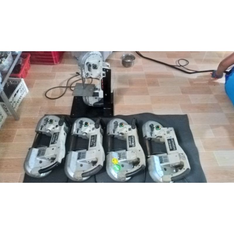 Cưa vòng hitachi
