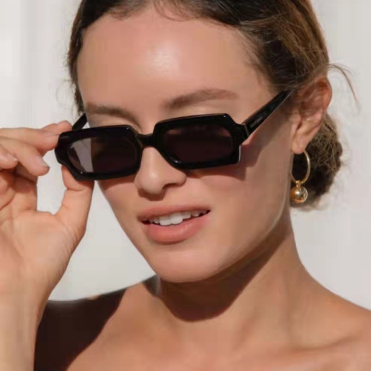 Kính mát thiết kế thời trang phong cách retro cho nữ