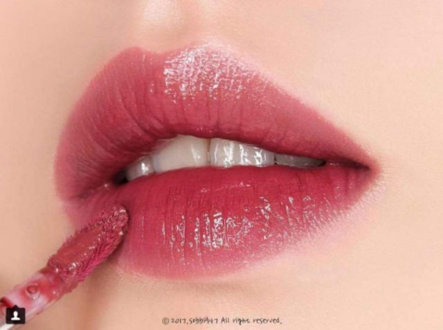 Son kem Ysl vinyl cream.