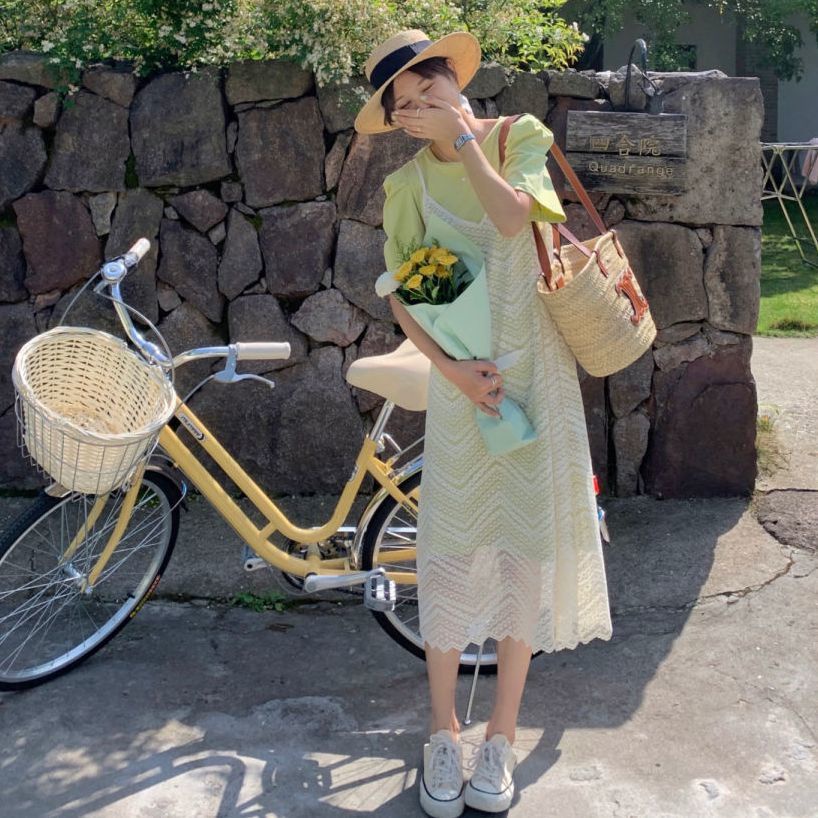 Đầm Chữ A Màu Xanh Lá + Áo Hai Dây Khoét Lỗ Phong Cách Thời Trang Pháp Dành Cho Nữ