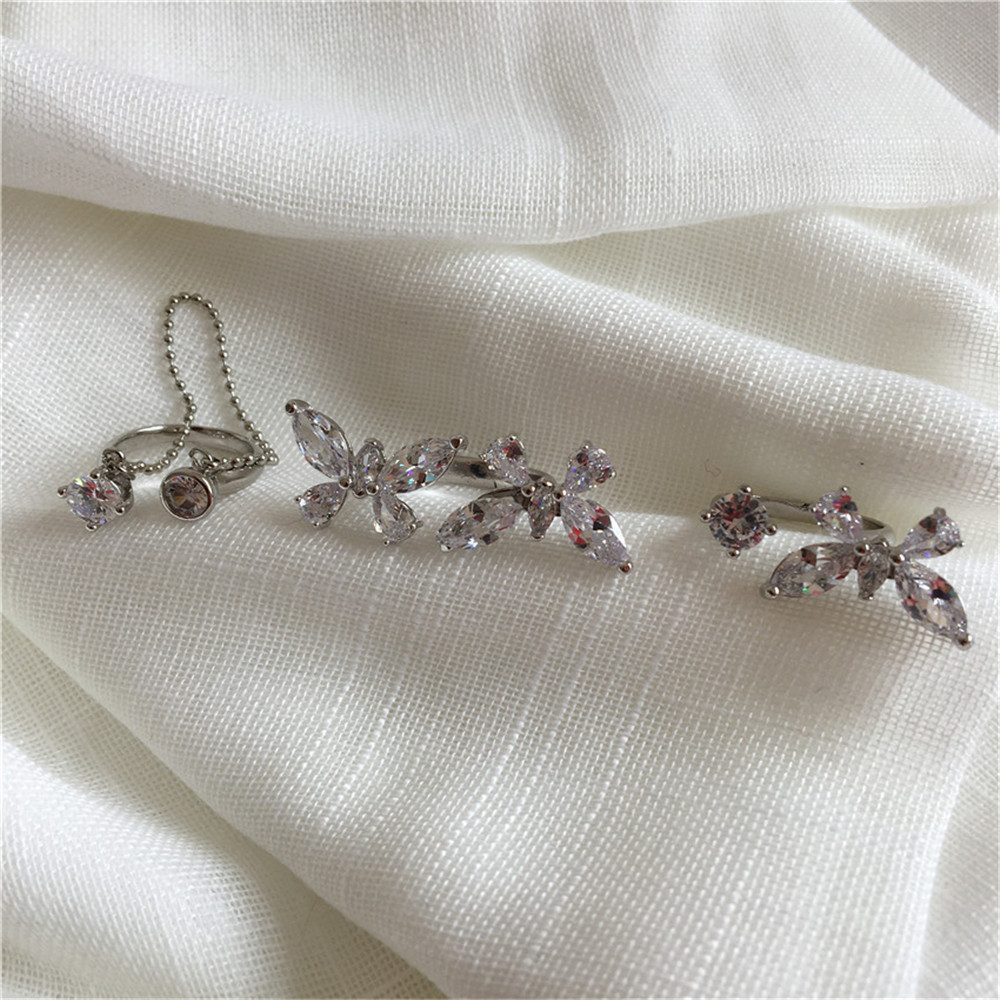 Nhẫn hình bướm đính đá sang trọng cho nữ