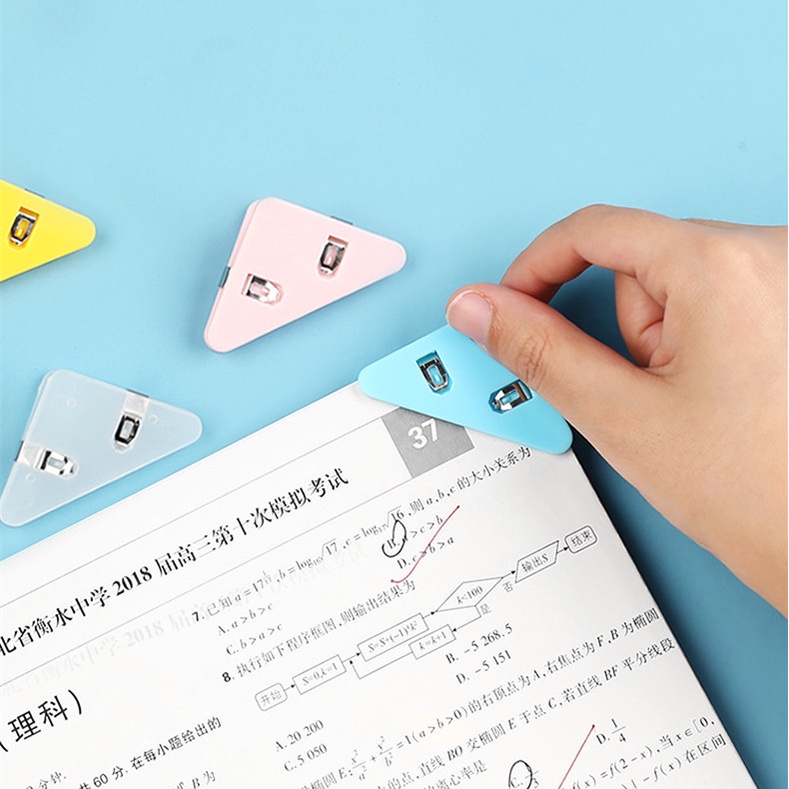 1 Kẹp Giấy Hình Tam Giác Màu Sắc Dễ Thương