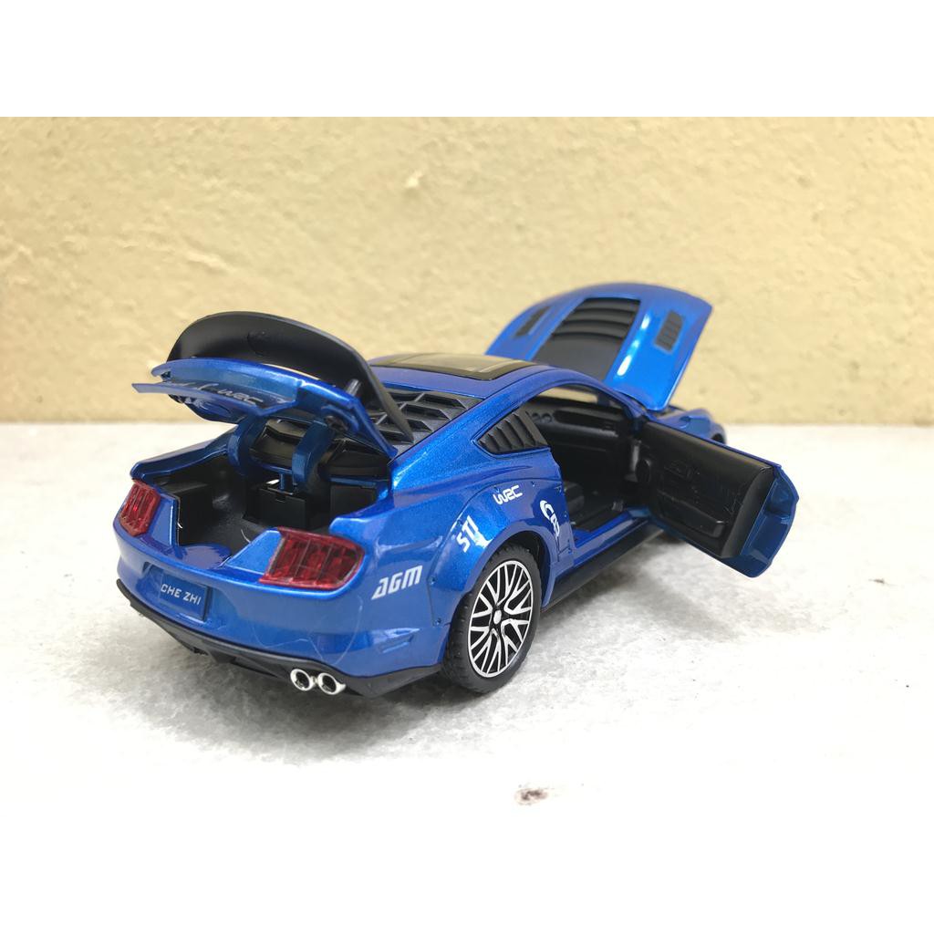 Mô hình xe FORD Mustang GT500 Shelby 2021 - 1:32