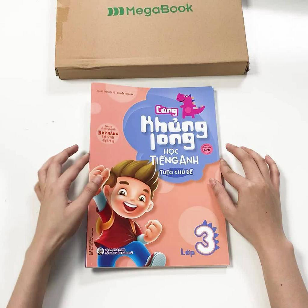 Sách Cùng khủng long học tiếng Anh theo chủ đề lớp 3 (Tái bản) - MGB | BigBuy360 - bigbuy360.vn