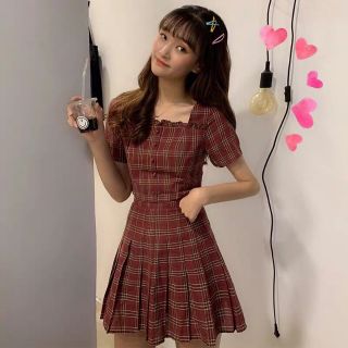 Set áo + chân váy kẻ caro
