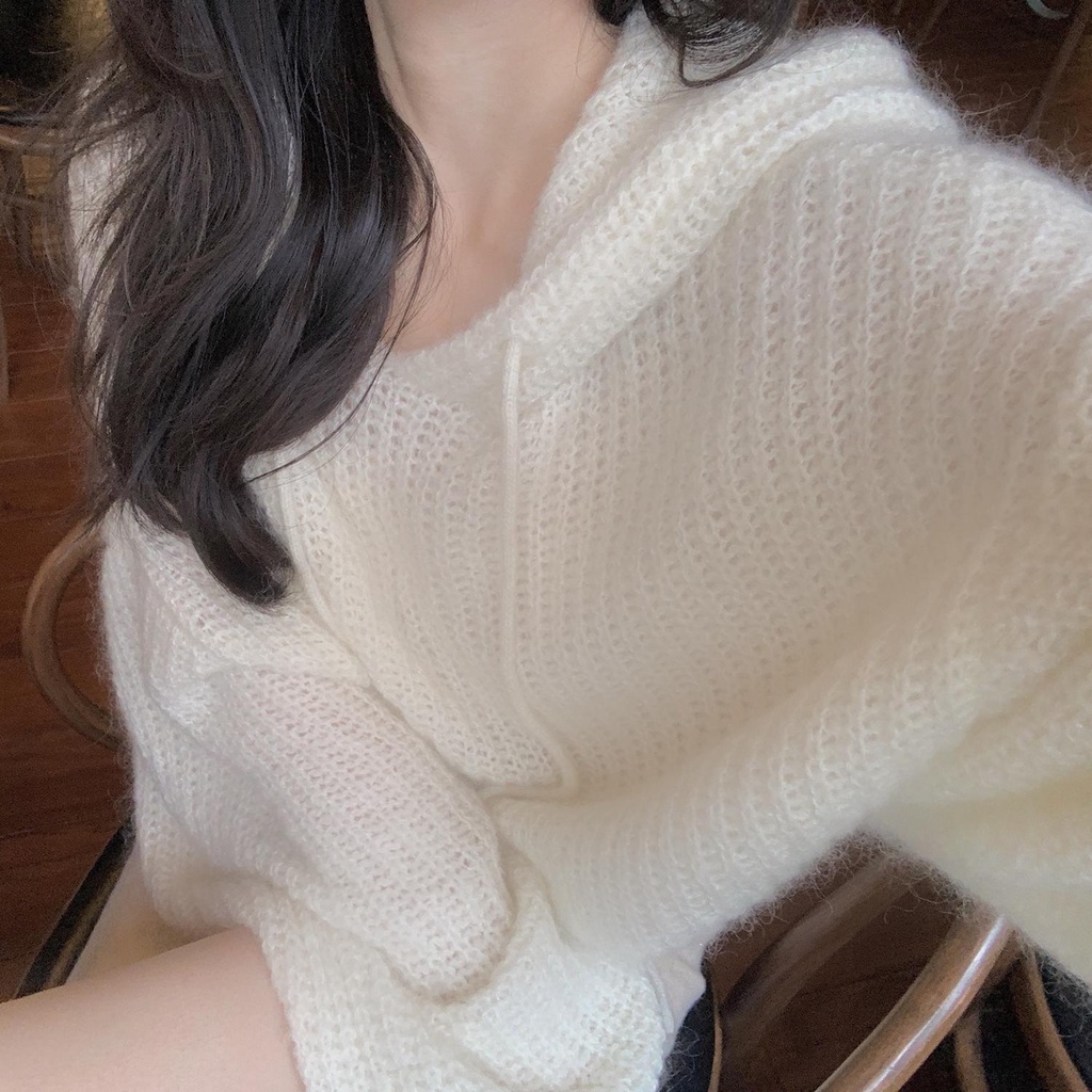 Áo len chui đầu dáng rộng màu trắng sữa mềm mại thời trang mùa đông cho nữ