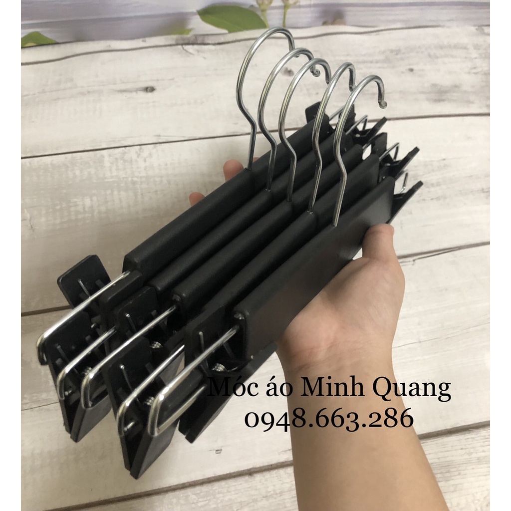 móc treo quần áo-kẹp nhựa đen-kẹp quần, chân váy,...chuyên dùng cho shop-gia đình,...