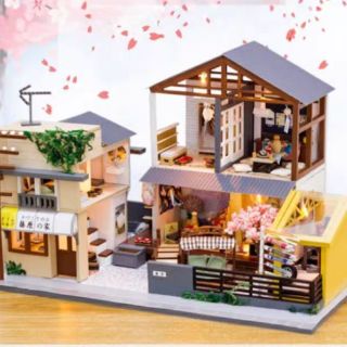 Kèm Mica và keo dán – Mô hình nhà gỗ búp bê Dollhouse DIY – PC902 Inital Dream