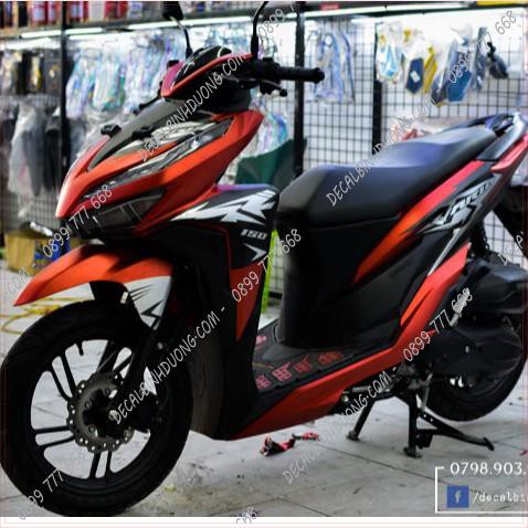 Tem Trùm Xe Máy - Tem Trùm Vario 125/150 Đỏ Bạc Candy Nhám Chất Nhất