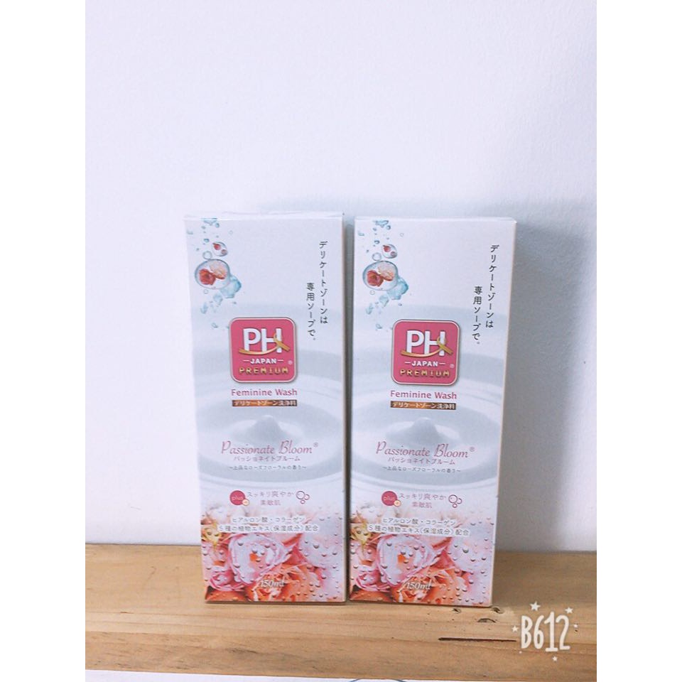 Dung Dịch Vệ Sinh Phụ Nữ Chiết Xuất Hoa Cúc PH Japan Premium Feminine Wash Passionate Bloom 150ml