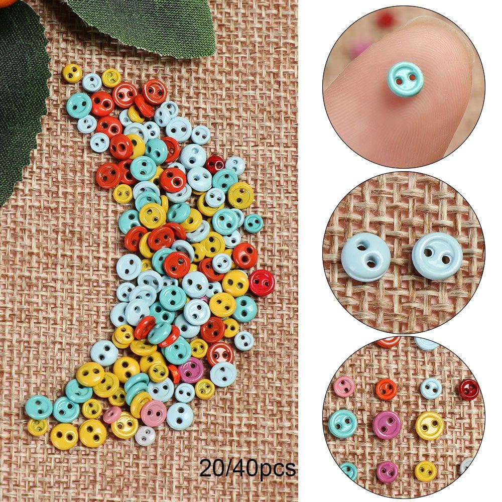 Set 20 / 40 Nút Tròn Mini 3mm / 4mm May Quần Áo Búp Bê