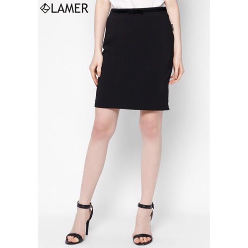 Chân váy khóa đồng 1 bên LAMER L62F17T002 (Đen)