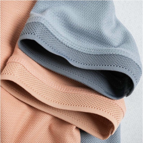 Áo polo nam may kĩ, chất liệu cotton, thoáng mát, phong cách trẻ trung năng động.