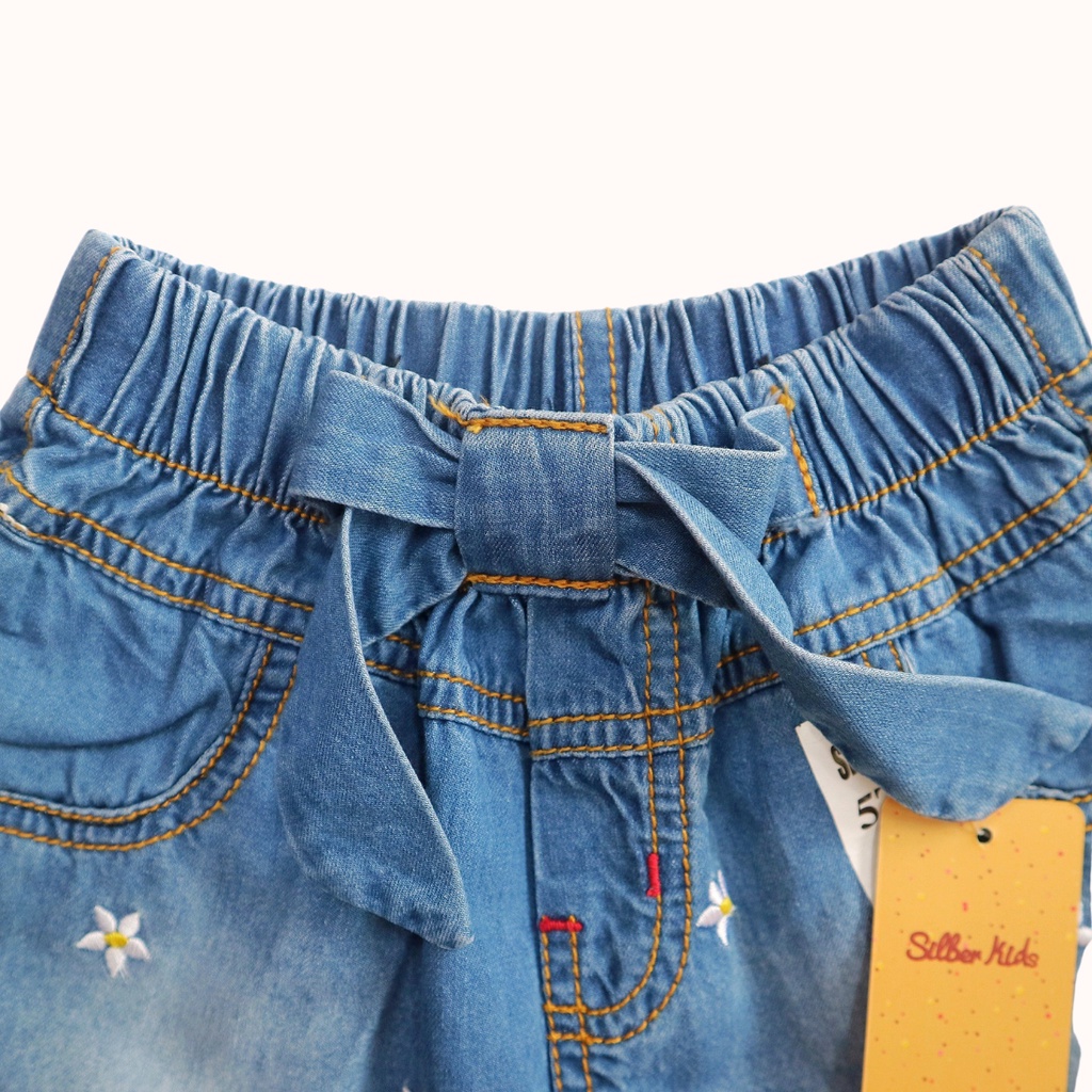 [Mã BMBAU50 giảm 7% đơn 99K] Quần Short Jean Bé Gái Thêu Hoa Nhí Đính Nơ Eo SILBER KIDS