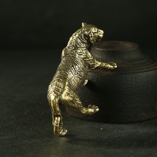 Tượng Trưng Bày Phong Thủy, Trang Trí Bằng Đồng Hình Con Hổ (Kích cỡ: 6.5 x 3.3cm)