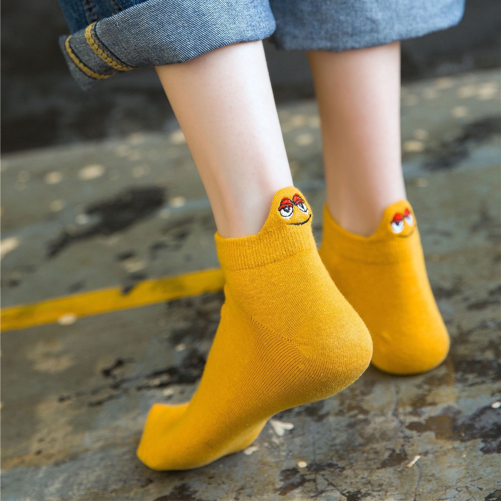 Đôi tất chân cotton thêu hình gương mặt cảm xúc dễ thương cho nữ