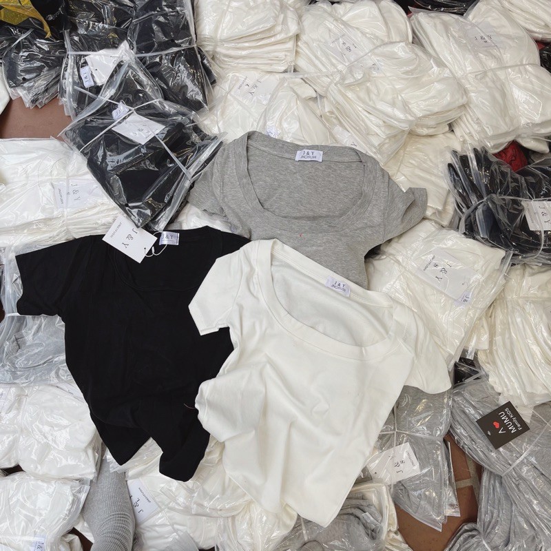 áo cotton cổ vuong