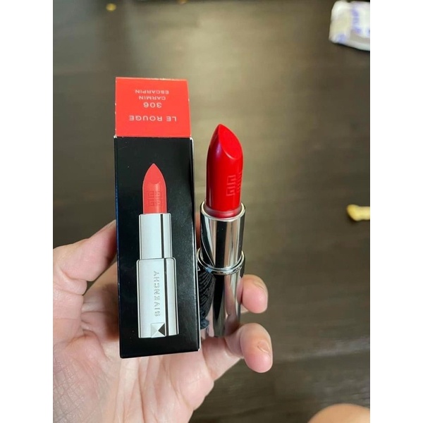 Son Givenchy Le Rouge 306 Carmin Escarpin