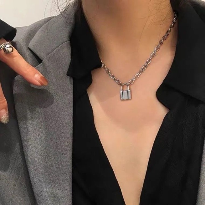 Vòng cổ thép titan không phai mặt hình ổ khóa cho nam