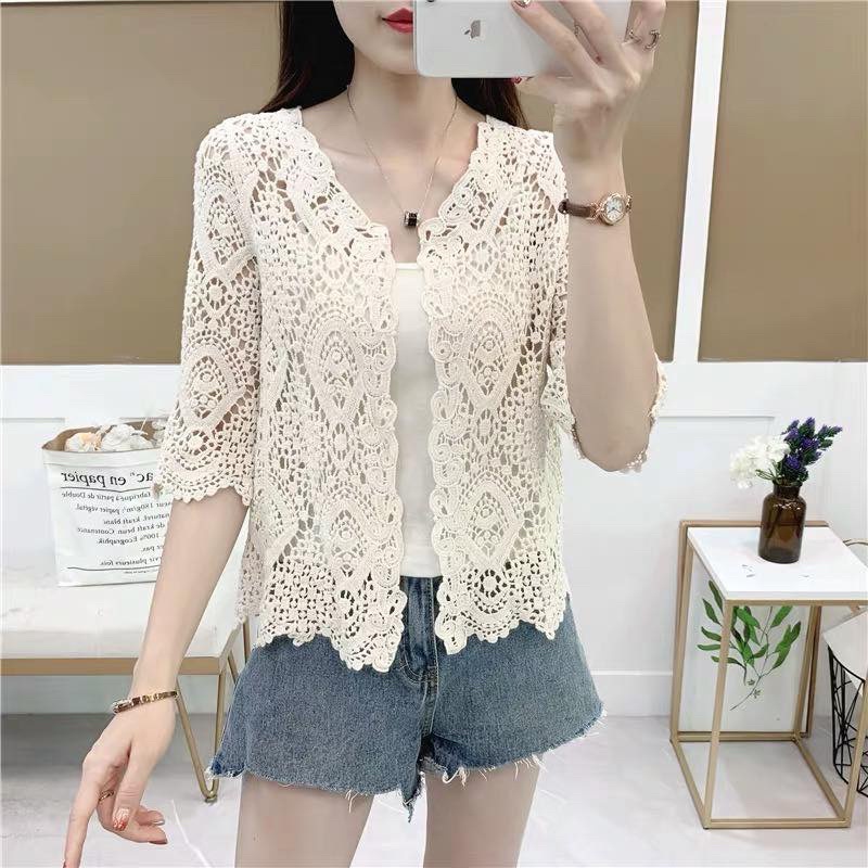 Khoác cardigan ren đi biển tay lở.