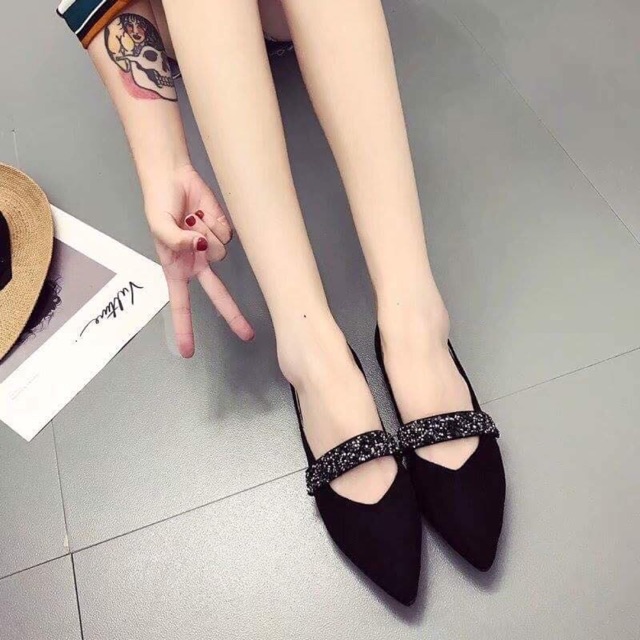 Giày bệt quai đính đá