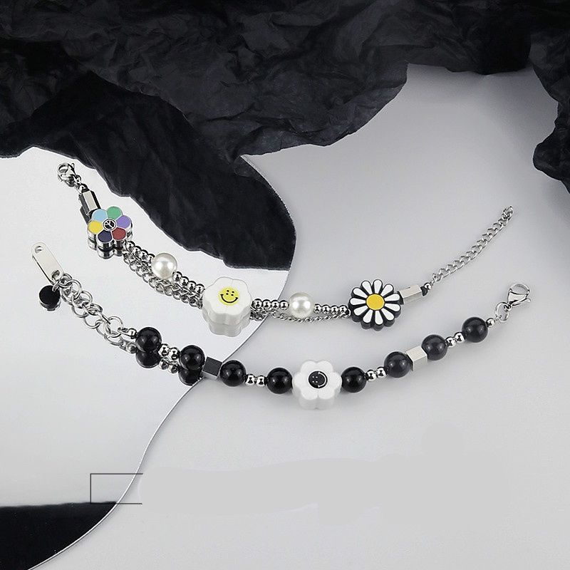 Vòng đeo tay bằng thép titan họa tiết hoa cúc nhỏ phong cách hip hop Hàn Quốc