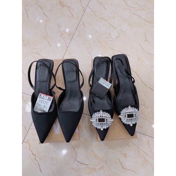 Guốc mũi nhọn gắn đá mặt