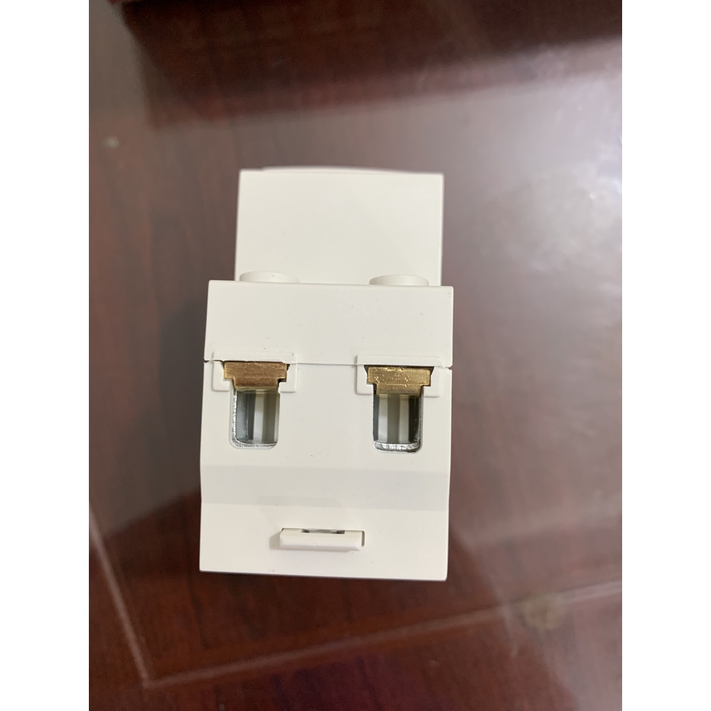 Ổ cắm cài thanh DIN BERM  AC30 hàng chất lượng.