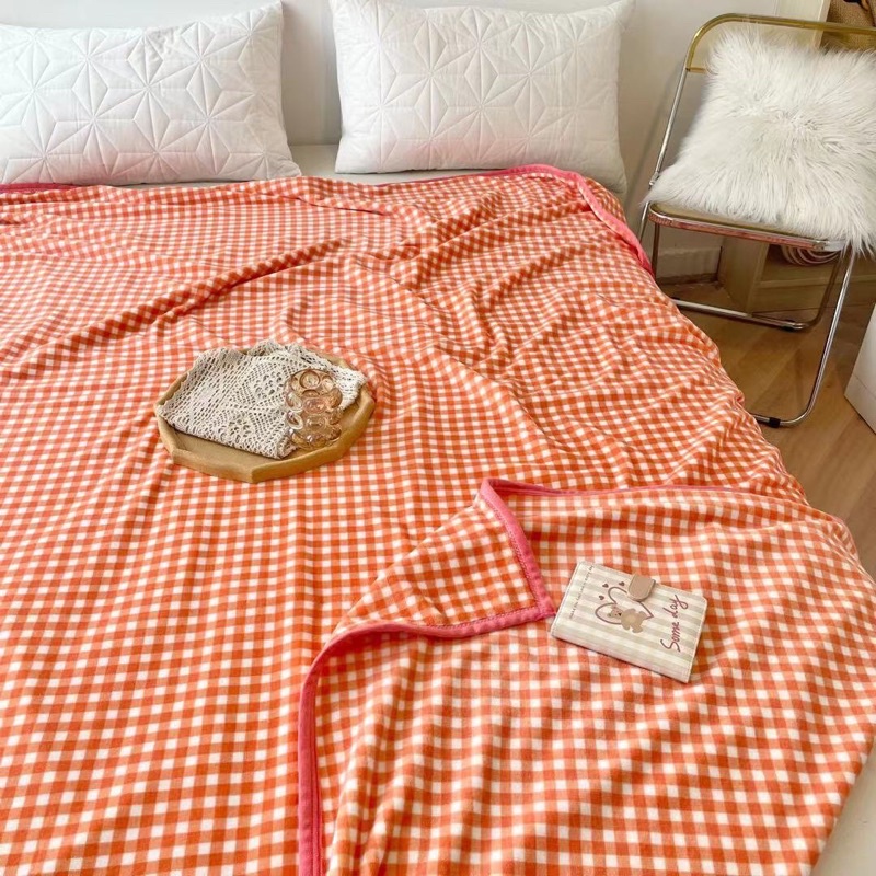 Shinbedding_ Chăn Nhung Sữa Thu Đông Mềm Êm Nhẹ Hoạ Tiết Xinh Xắn