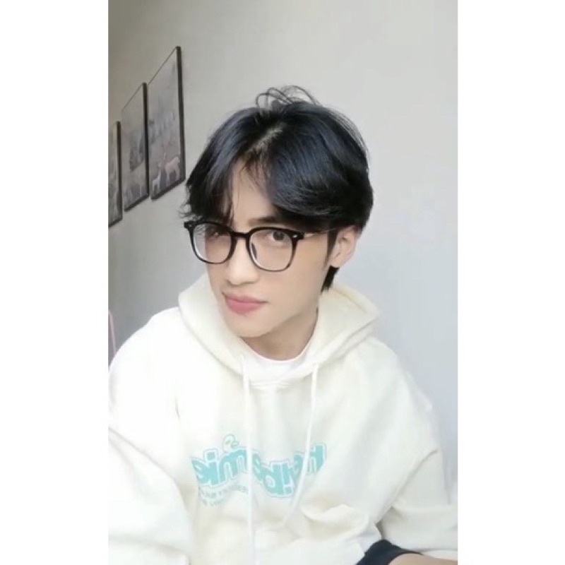 KÍNH VUÔNG CÀNG MẢNH