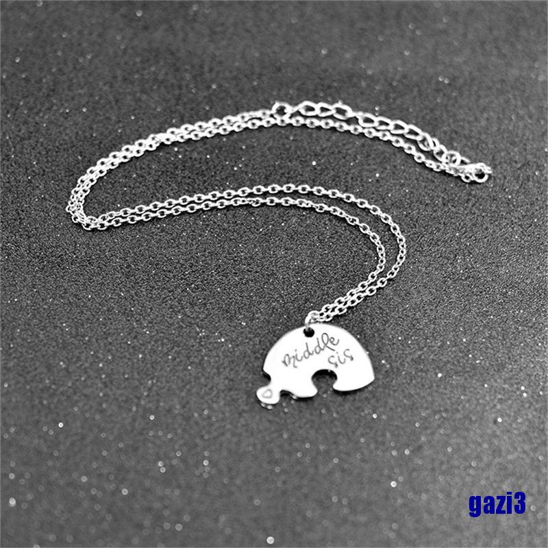 Dây chuyền mặt mảnh ghép hình trái tim khắc chữ cho chị em gái