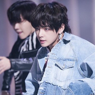 Xả hàng -  Khuyên tai hợp kim phối tua rua cá tính phong cách V (BTS)