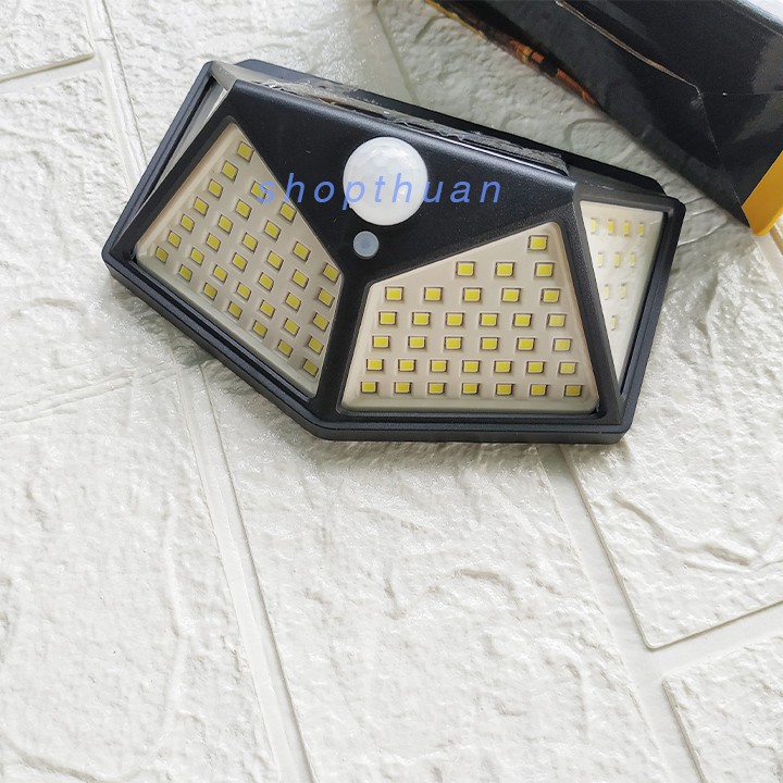 Đèn Năng Lượng 100 LED Có 3 Chế Độ Sáng