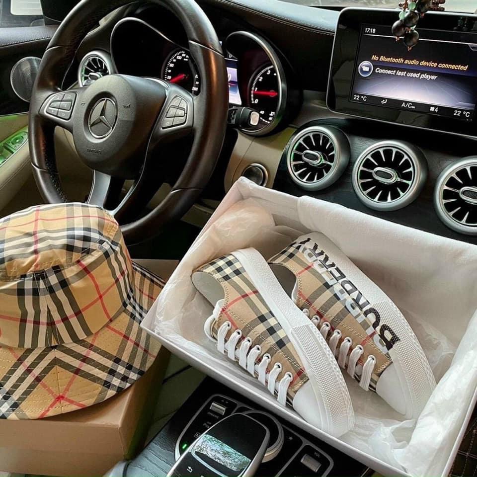 Giày thể thao sneaker Burberry cực xinh đế bằng fullbox êm chân