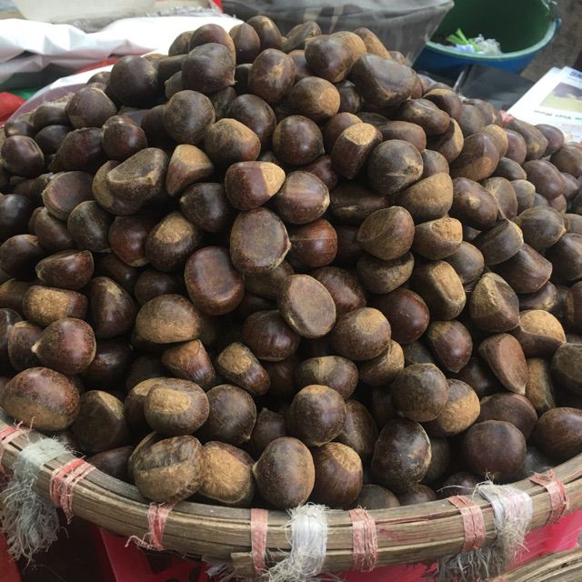 Hạt dẻ  thơm ngon 1kg 75k