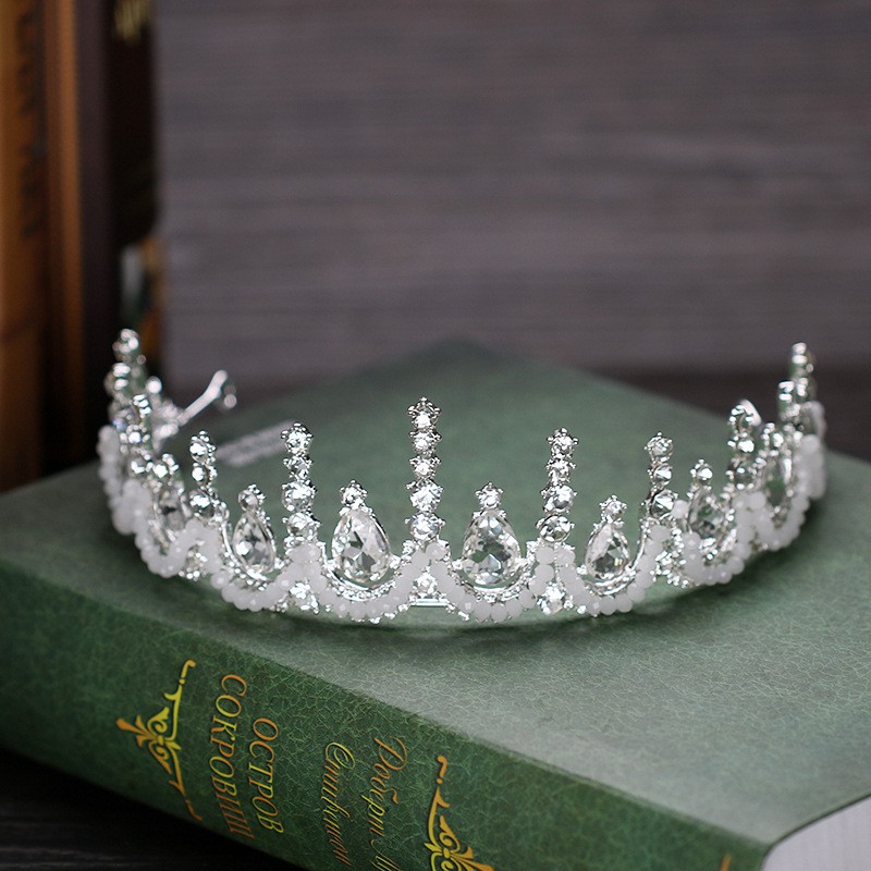 Vương miện cô dâu đính đá lấp lánh