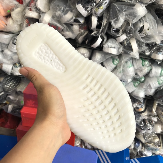 (Xả Hàng Đón 2020). GIÀY THỂ THAO SNEAKER YEEZY 350 V2 OFF WHITHE FULL TRẮNG NAM NỮ : ⁸ :; ` ' . ' & ' '