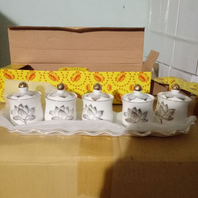 chung cúng nước có nắp hàng bạch ngọc cao cấp