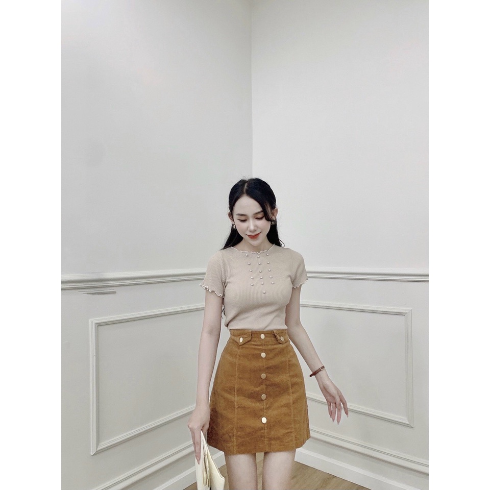 Sét áo len cườm + váy gân nhung. Có 1 màu. KÈm hình chụp thật 100%. Size dưới 54kg vừa. Đơn giản mà đẹp