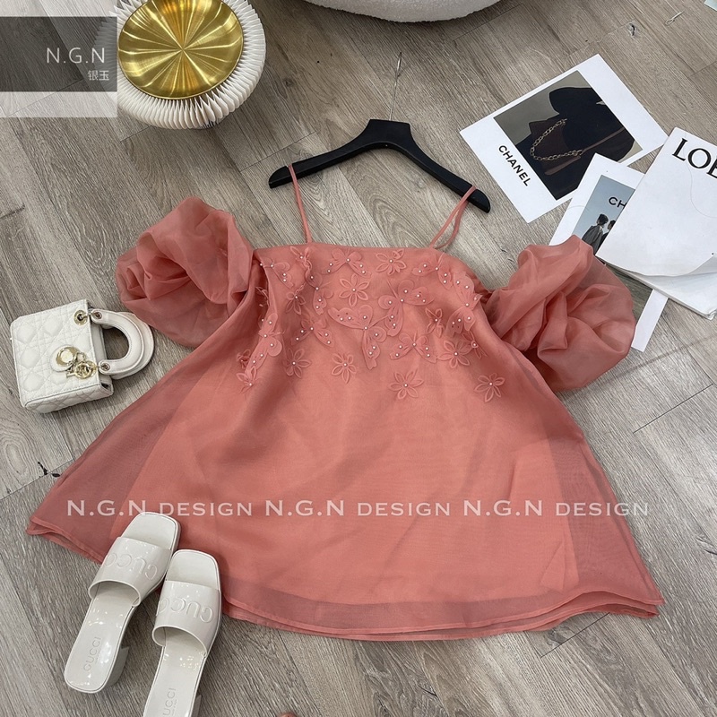 Váy 2 dây tay bồng trễ vai đính kết bông hoa siêu tỉ mỉ NGN