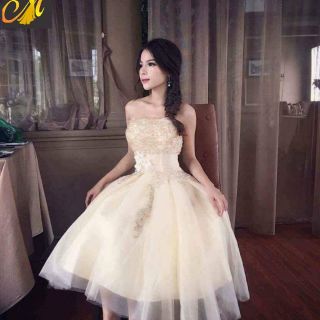 Đầm cúp ngực vàng