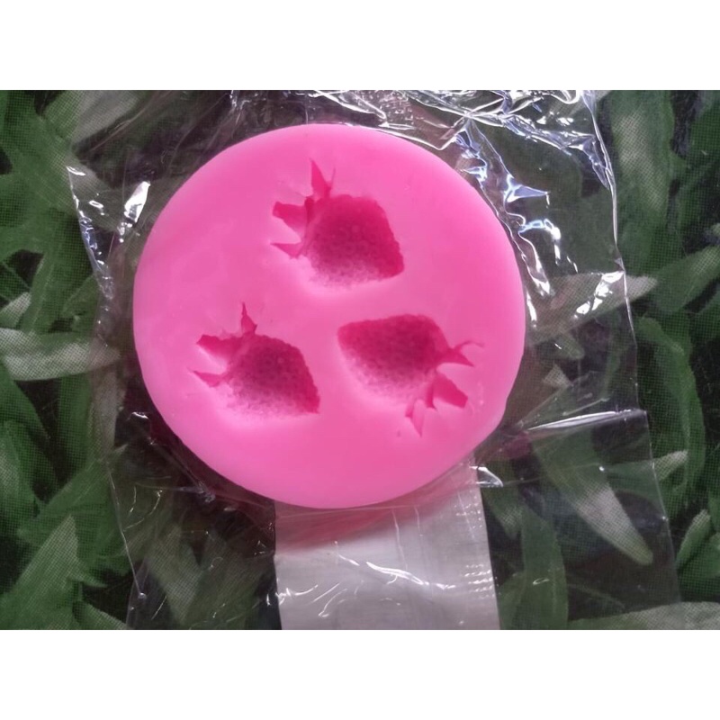 Khuôn silicon hình trái dâu