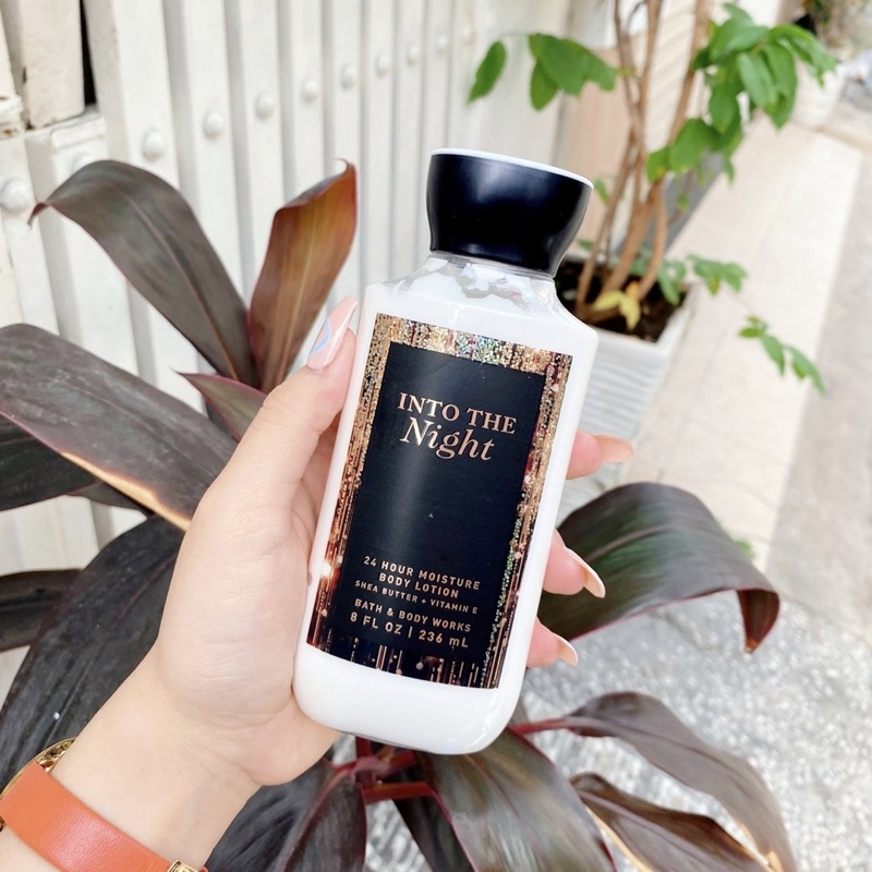 Tắm/ Dưỡng/ Xịt thơm cơ thể Bath and Body Works mùi Into The Night