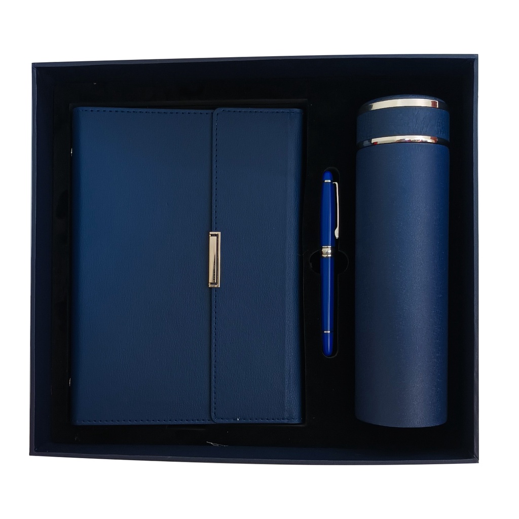 Combo quà tăng. Sổ da A5 , bút ký cao cấp và bình giữ nhiệt inox 304 cao cấp. Khắc tên riêng hay logo miễn phí .