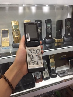 Nokia N76