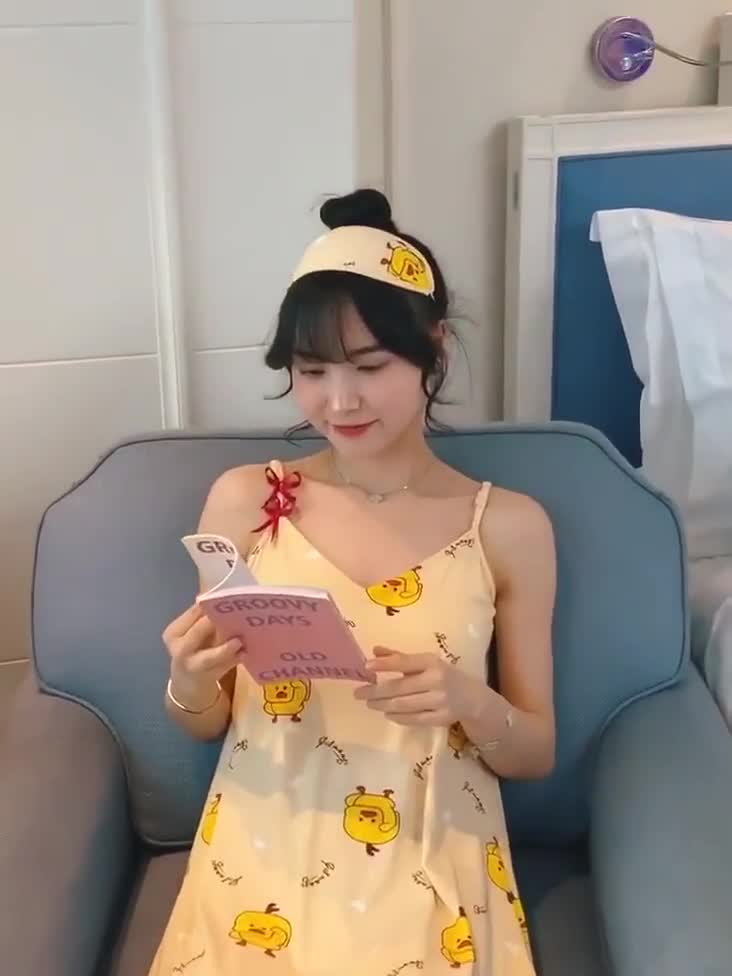 Váy ngủ hai dây đuôi xếp li ( TẶNG kèm bịt mắt và miếng muốt đệm ngực) | BigBuy360 - bigbuy360.vn