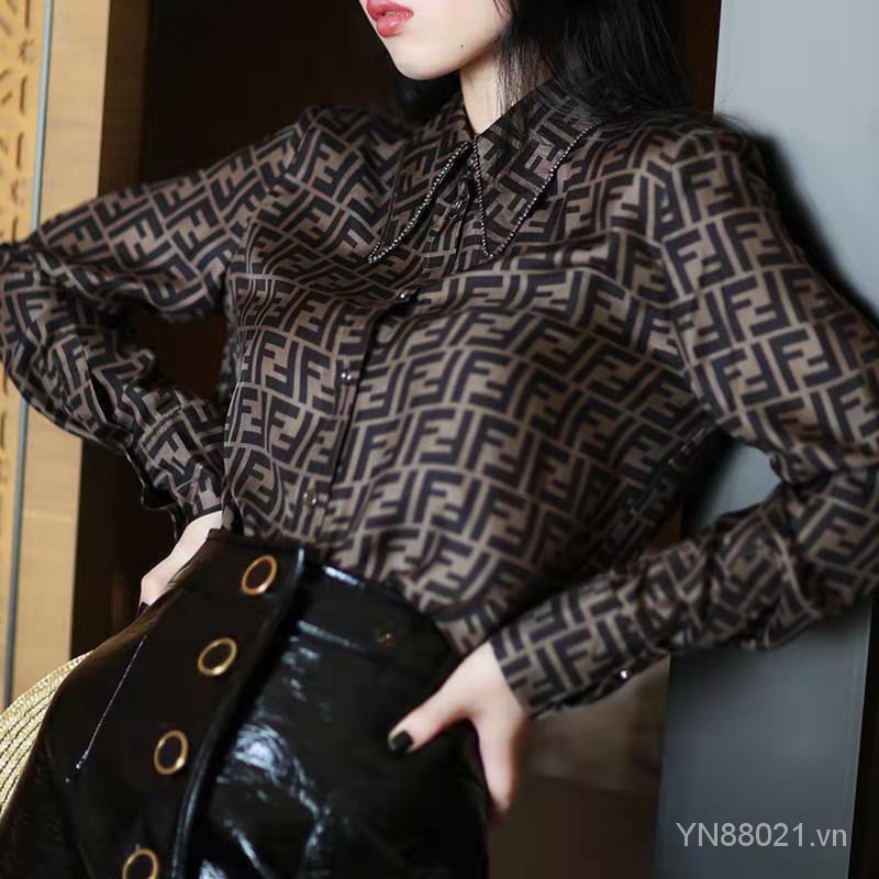 Áo sơ mi nữ Fendi mùa xuân 2021 họa tiết chữ đính đá thời trang