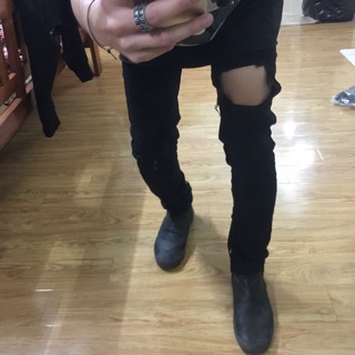 Jeans đen phối zip, rách 1 bên đùi